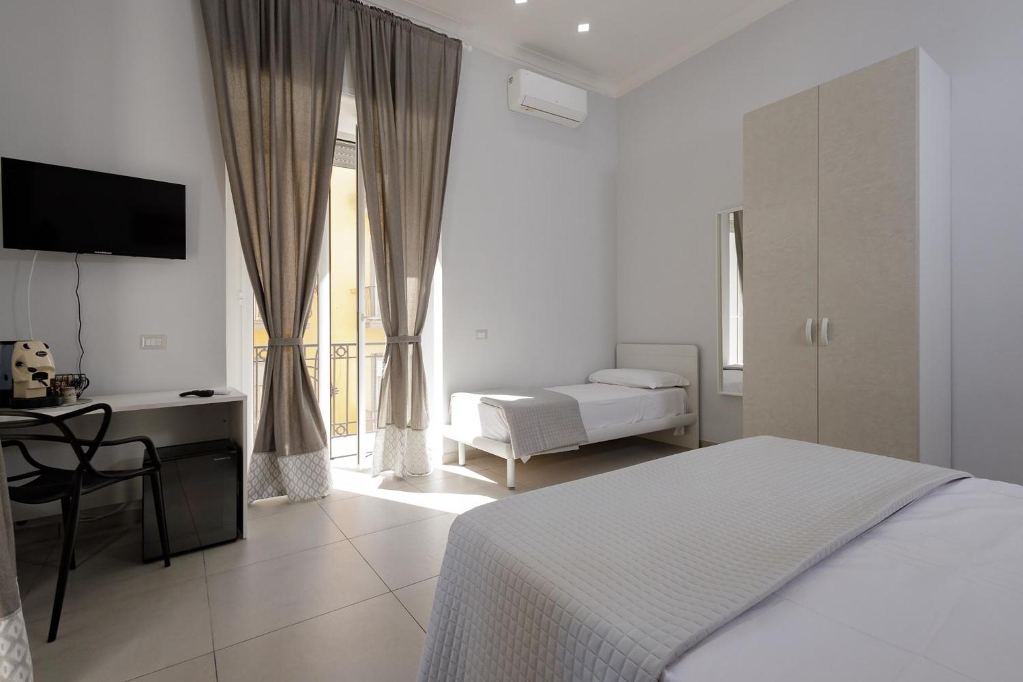 Caroline'S House Hotel Napoli Ngoại thất bức ảnh
