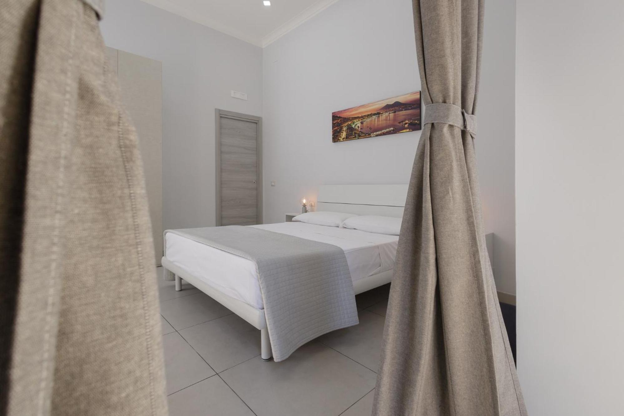 Caroline'S House Hotel Napoli Ngoại thất bức ảnh