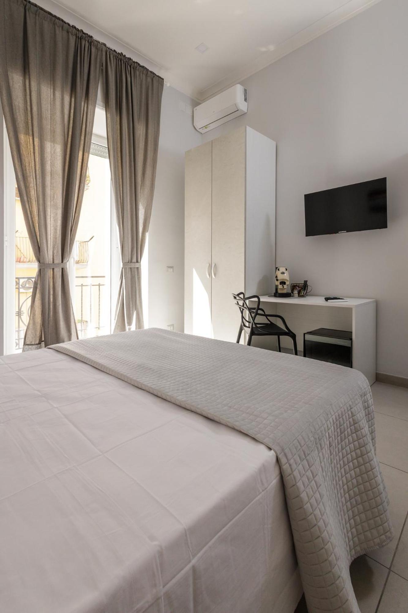 Caroline'S House Hotel Napoli Ngoại thất bức ảnh